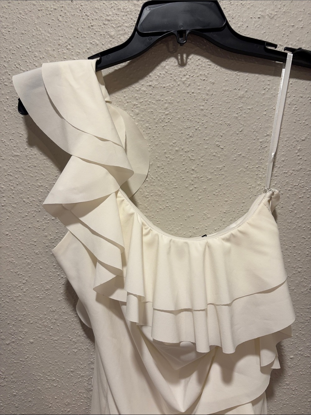 Ark & Co Cream One-Shoulder Ruffle Dress - Picture 4 of 7